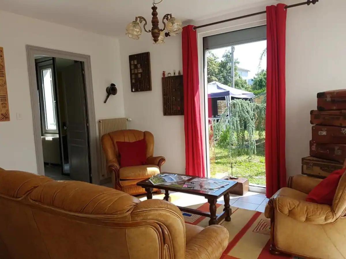 Maison Centre-Ville Calme Avec Jardin Lons-le-Saunier Extérieur photo